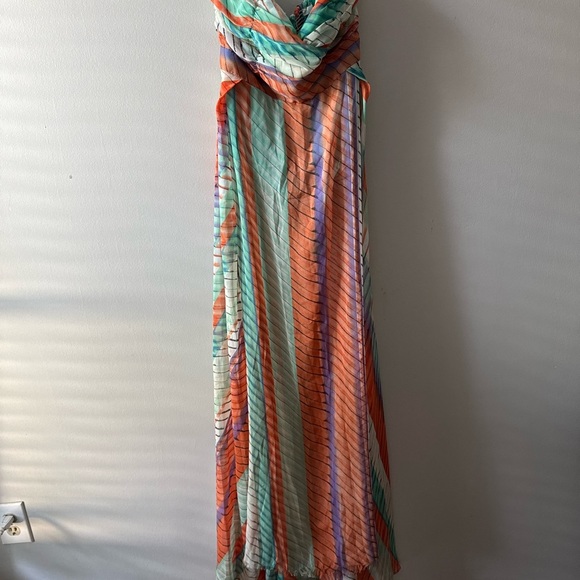 Luxxel - Mya Strapless Slit Maxi Dress
size L - Picture 2 of 4